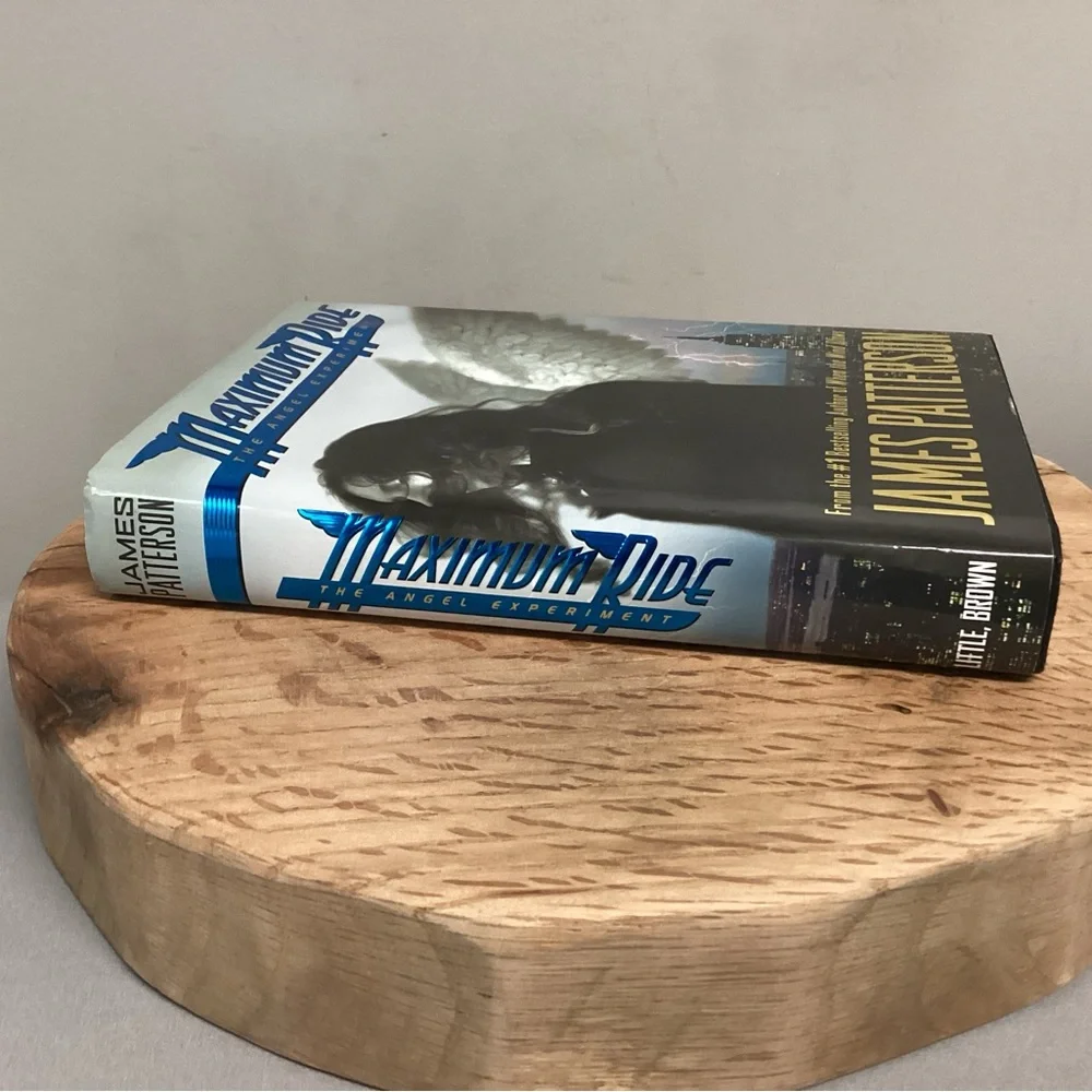 🔵 Vintage - Maximum Ride - The Angel Experiment by James Patterson - 2005